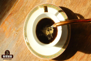 黑咖啡要香，奶咖要稳：意式中烘豆这样挑