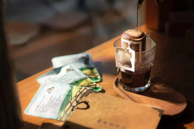 挂耳咖啡｜冲煮挂耳咖啡的水温 注水量 冲煮时间多少合适？挂耳咖啡怎么冲得跟手冲一样好喝？